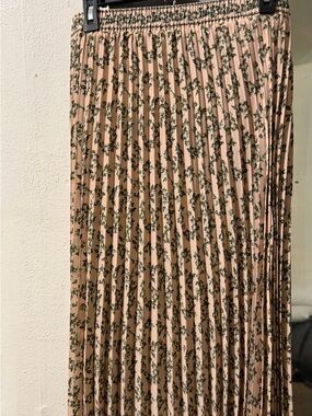 Floral pleated skirt Max Studio